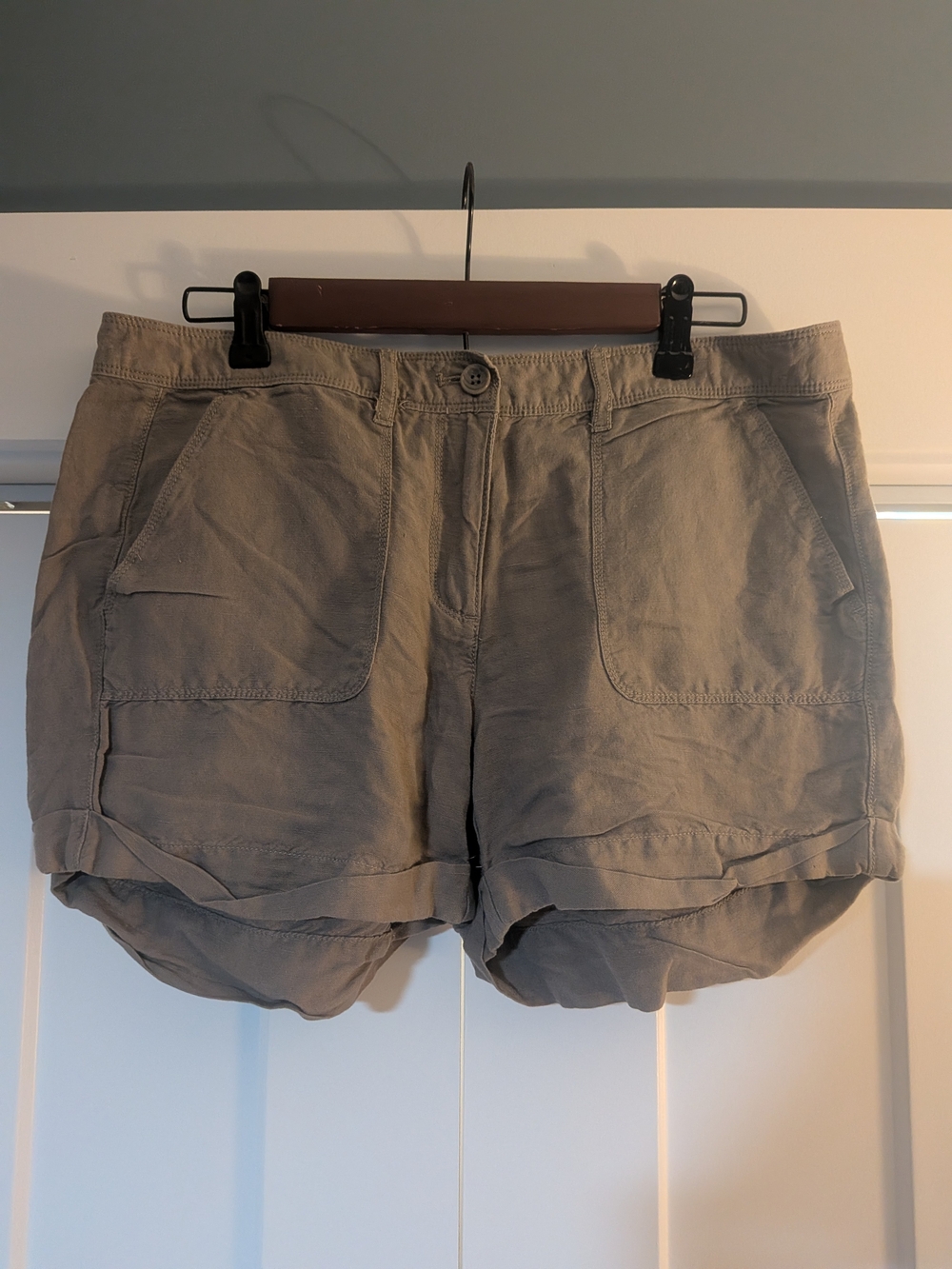 Loft Ann Taylor, ladies linen blend shorts, brown taupe, color, size 6
